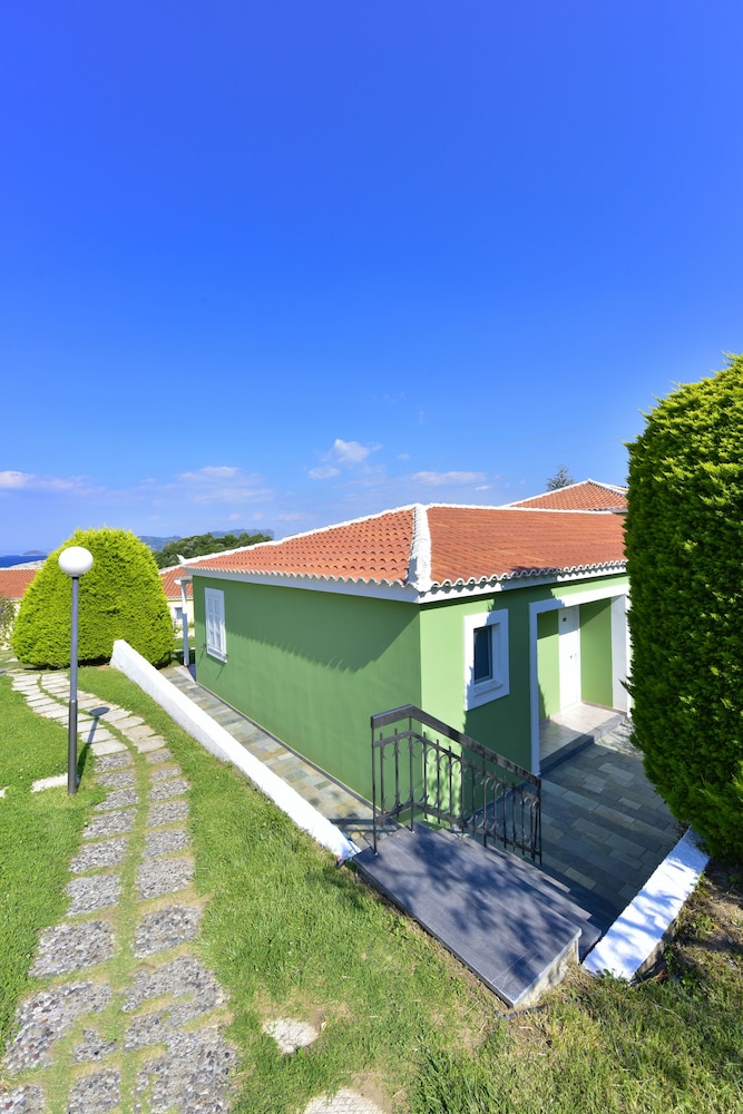 Arion Hotel Samos 57/63