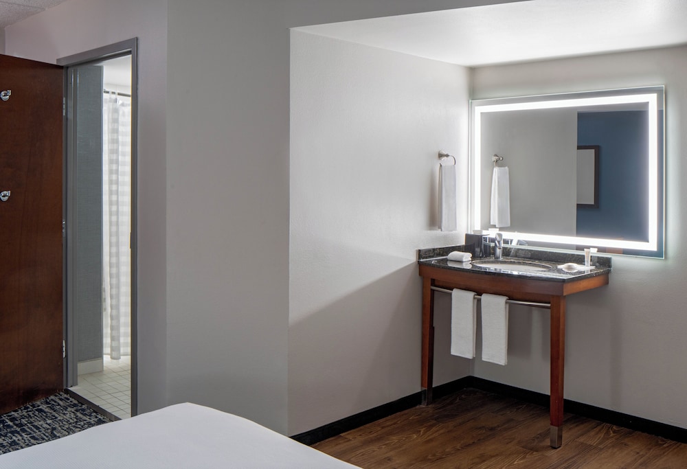 Hyatt Place Fair Lawn Paramus 40/40