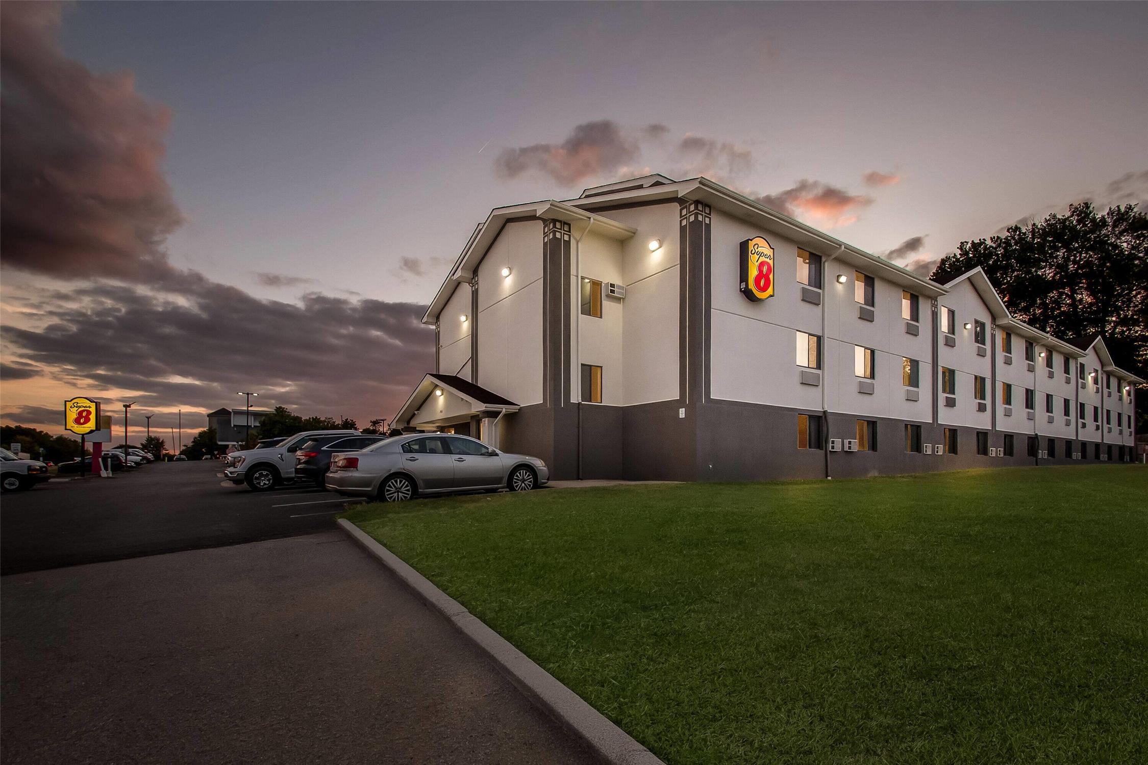Super 8 by Wyndham Dumfries/Quantico 21/24