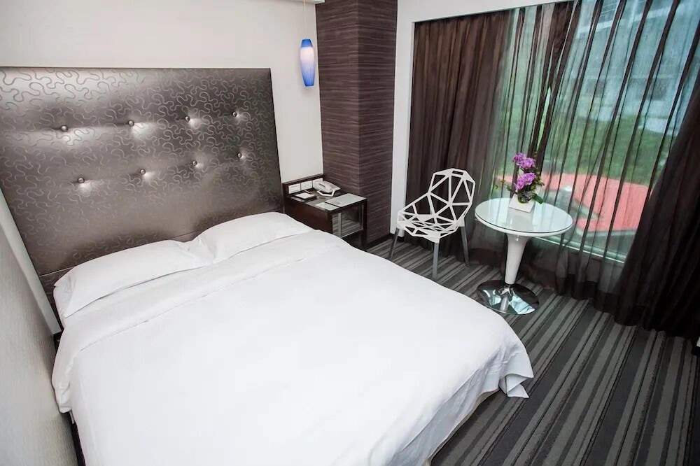 See S Revert Hotel 16/53