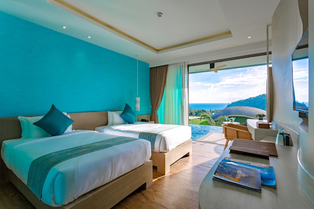 Crest Resort and Pool Villas 16/50
