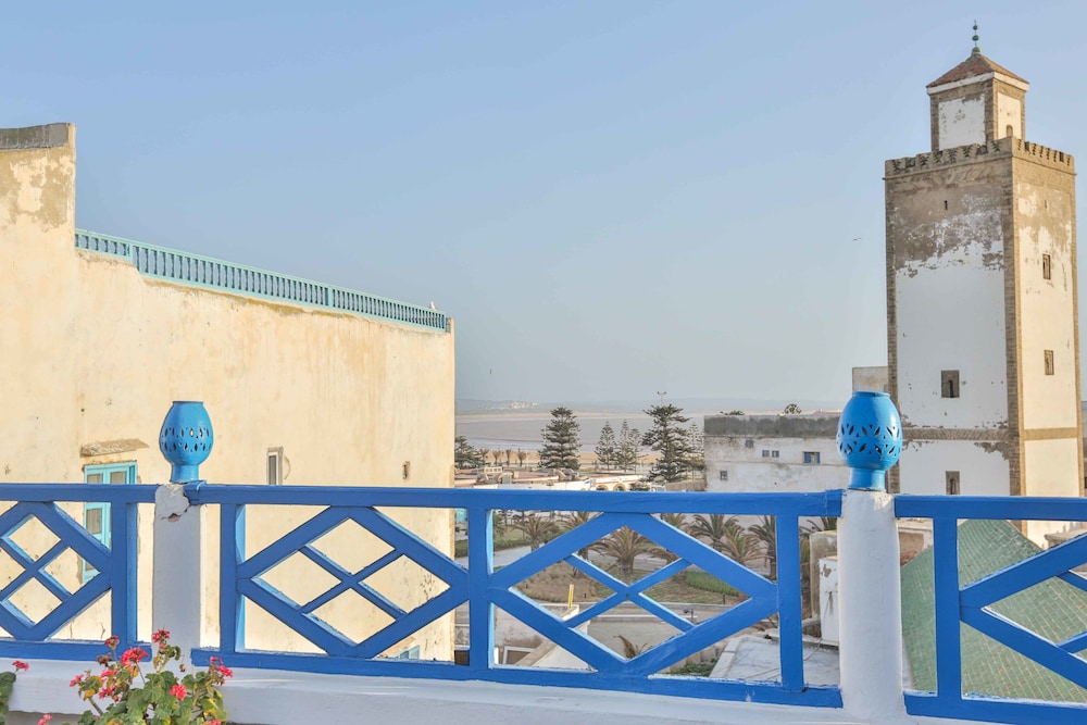 Riad Nakhla 5/62