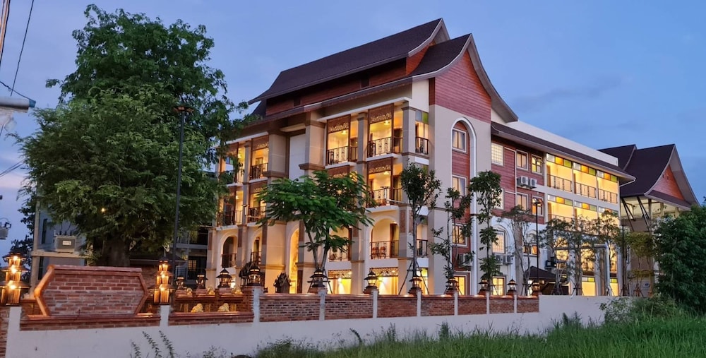 Siri Nakornpink Chiang Mai Hotel 7/75
