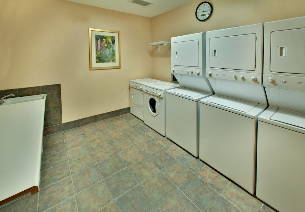 Staybridge Suites West Des Moines 41/76