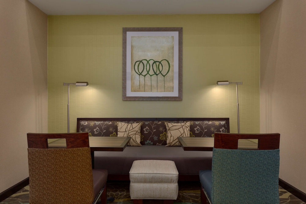 Hampton Inn & Suites Parkersburg Downtown 30/45