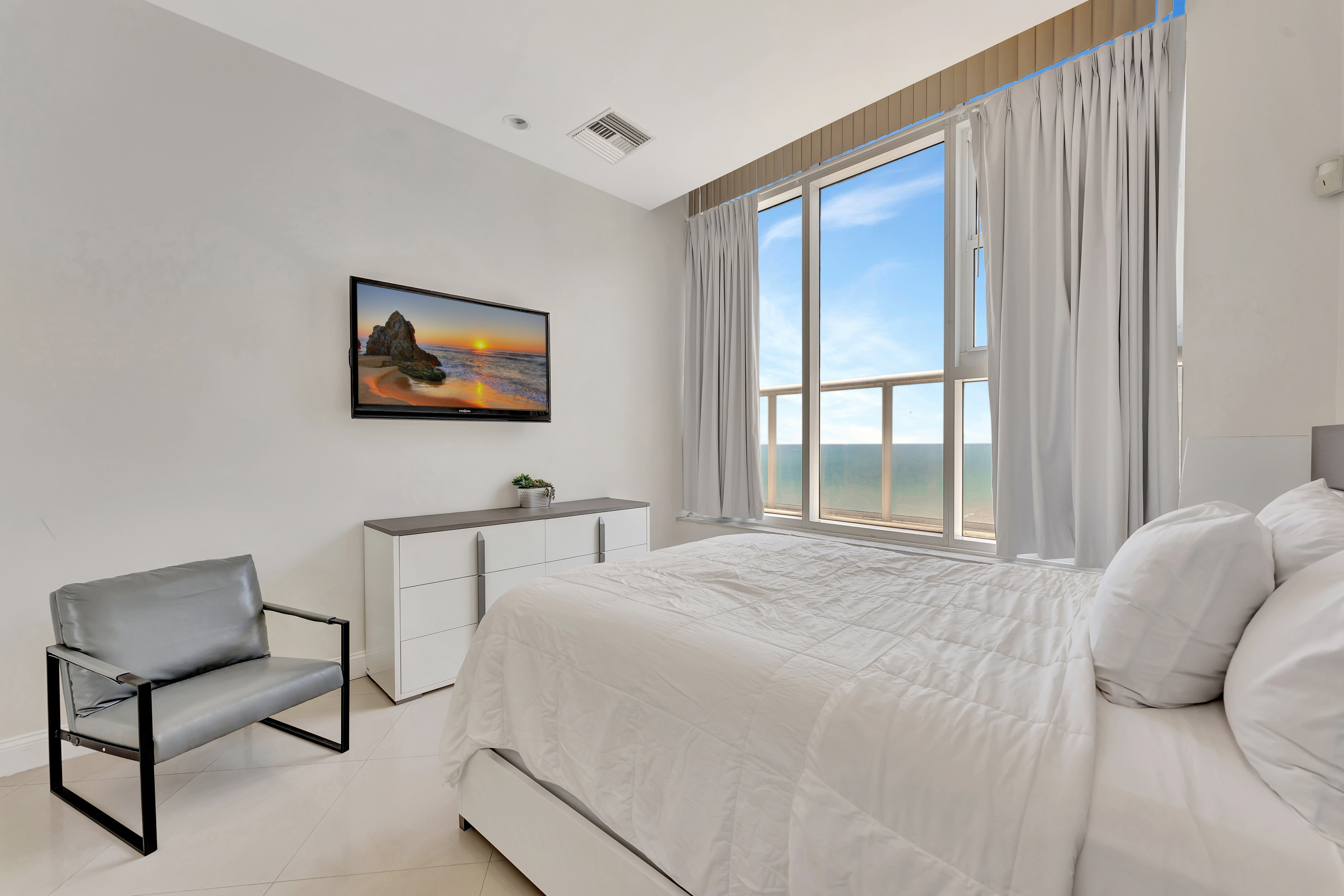 Ocean Manor Beach Resort 10/53