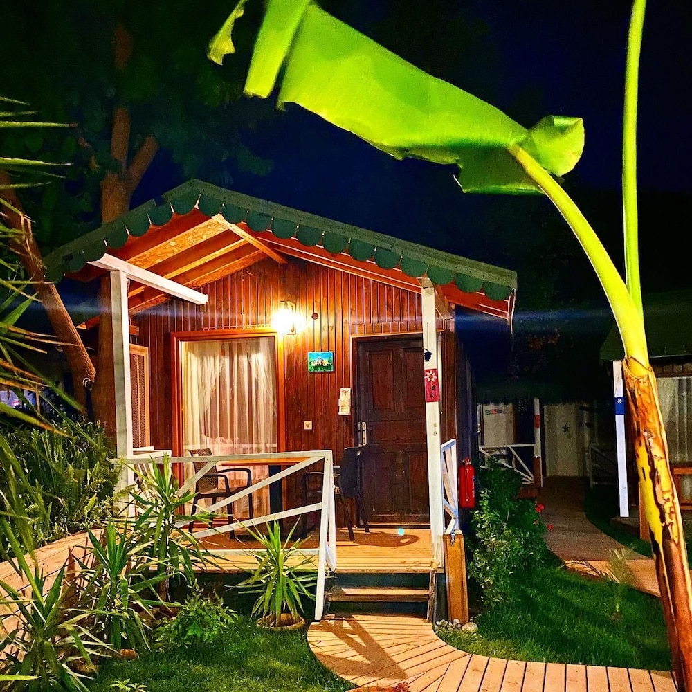 Kara Kedi Beach Bungalow 4/50