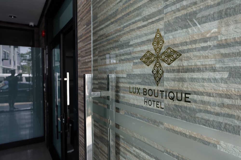 Lux Boutique Hotel 3/19