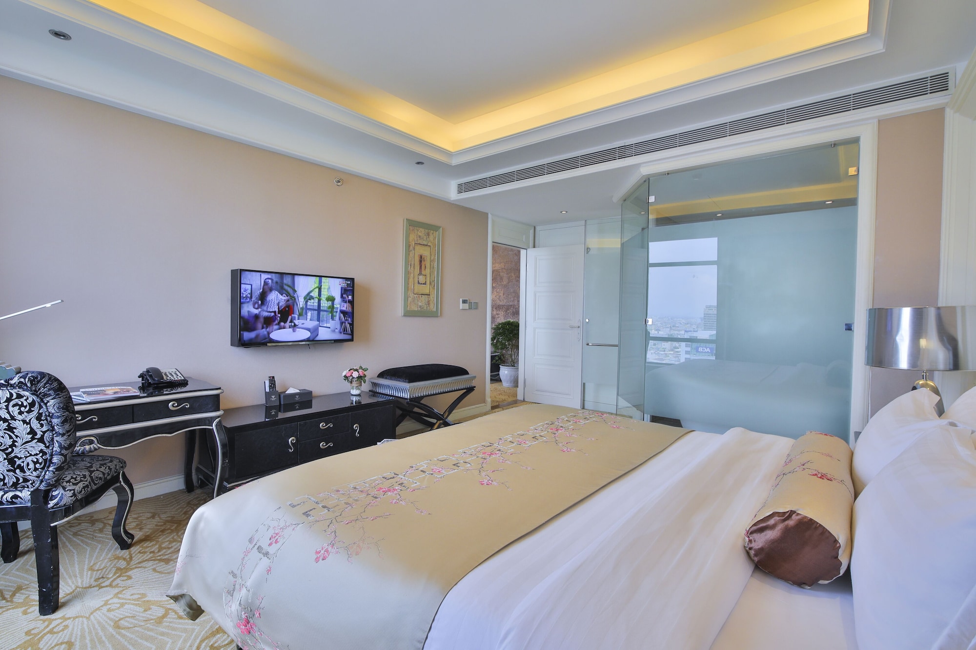 2 BEDROOMS, SUITE, APARTMENT