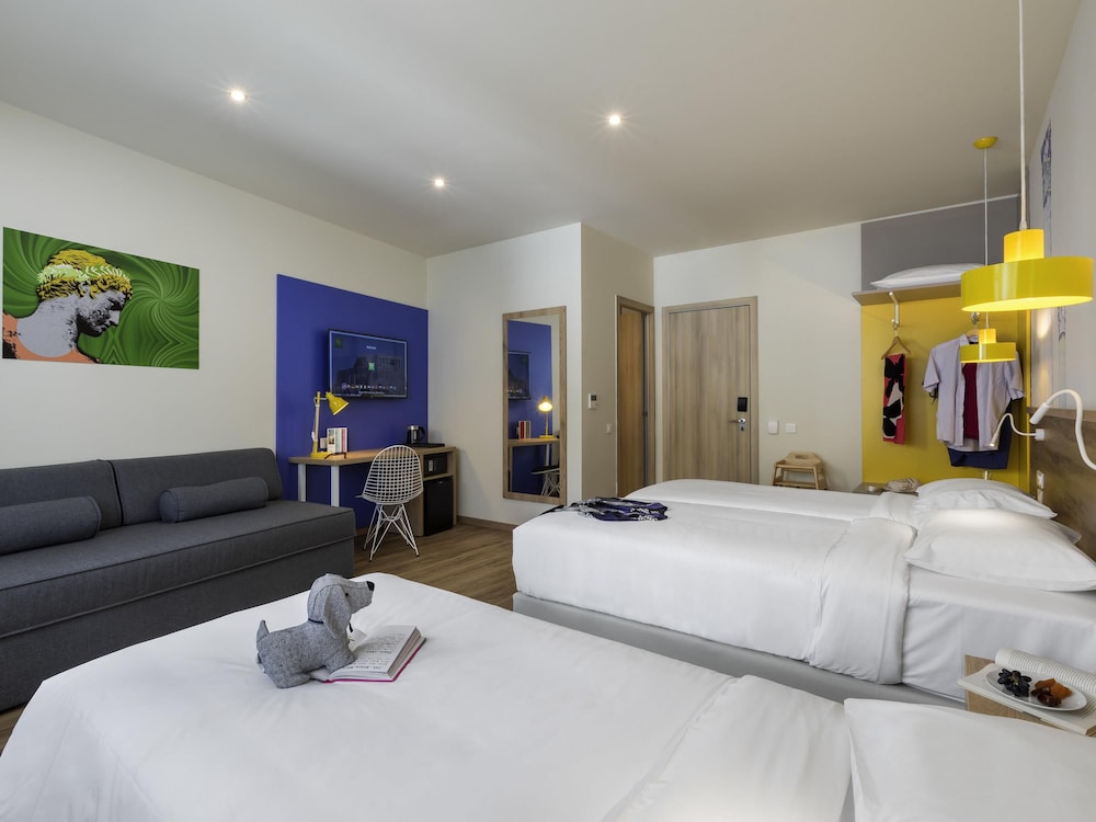 Ibis Styles Athens Routes 18/49