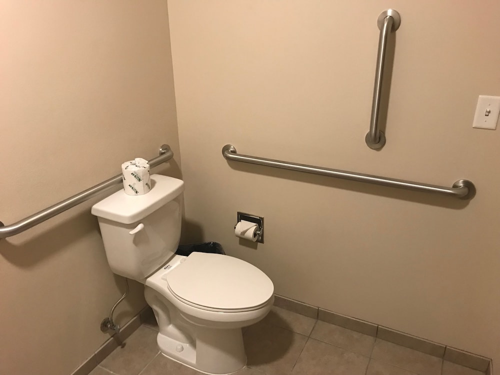 Cobblestone Inn & Suites - Fort Madison 13/54