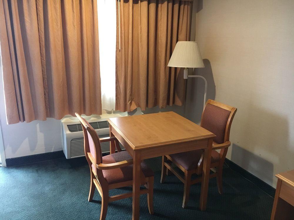 Motel6 Artesia, CA 29/41