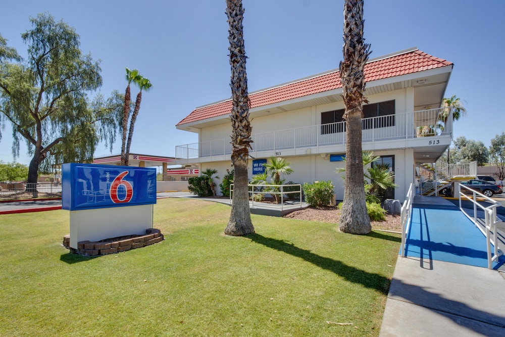 Motel6 Tempe, AZ - Broadway - ASU 49/63