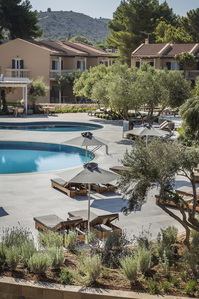 Thalassa Boutique Hotel 64/77