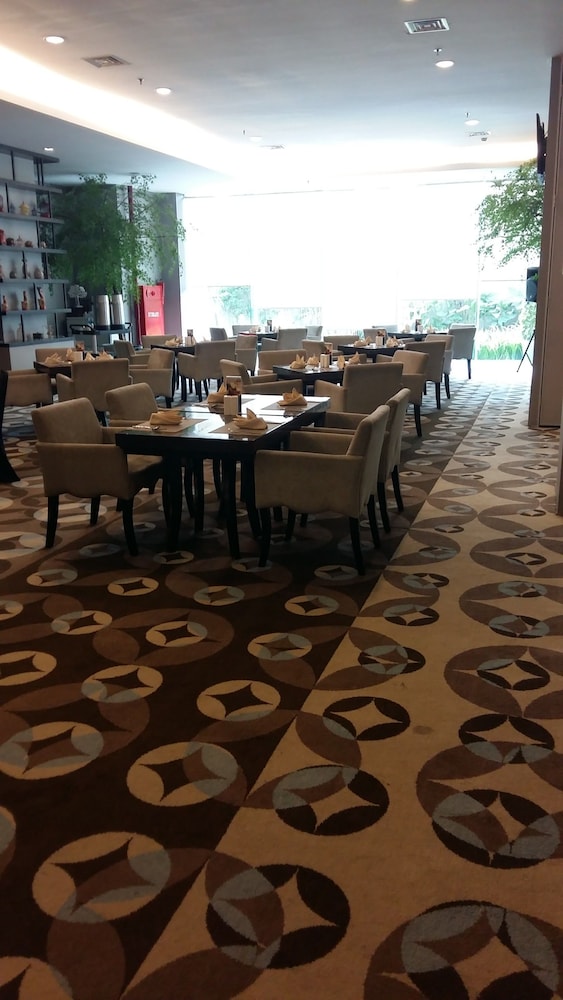 Nemuru Grand Bellevue Radio Dalam 35/39