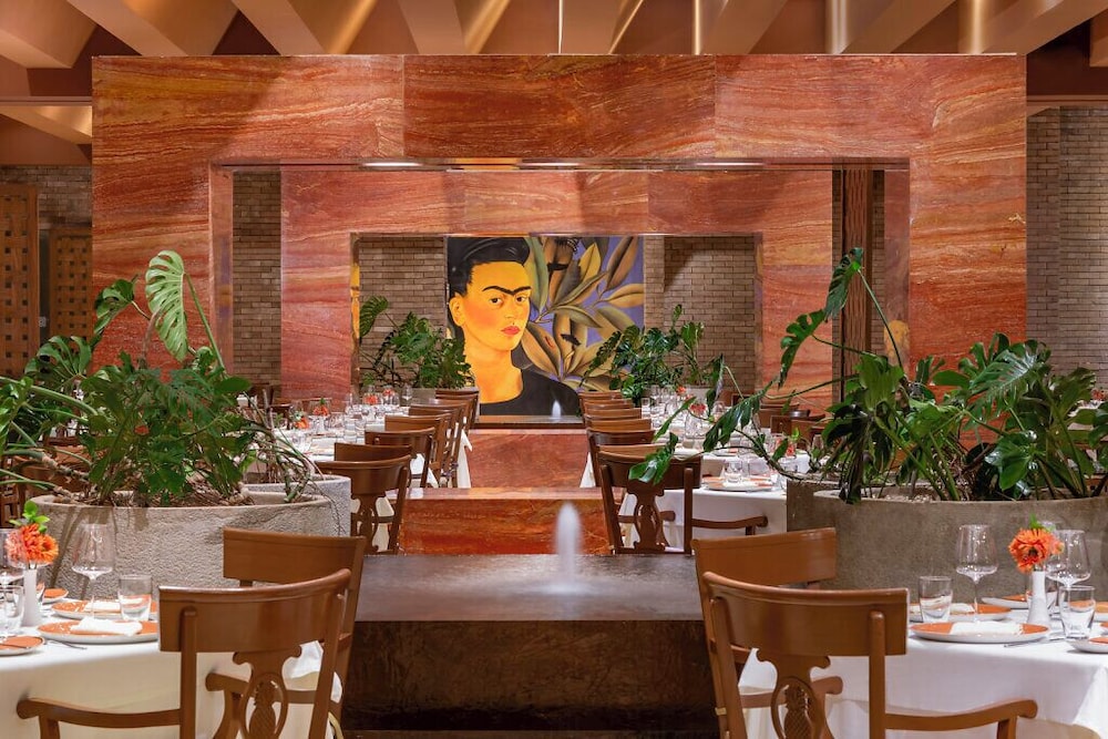 Ambassador At Grand Velas 13/66