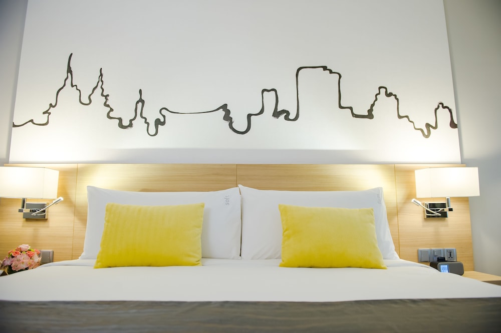 Holiday Inn Bangkok Silom 28/74