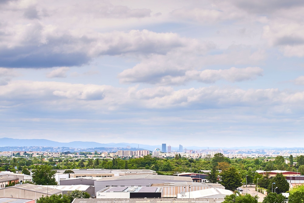 Gatsby Hotel and Restaurant By HappyCulture 44/50
