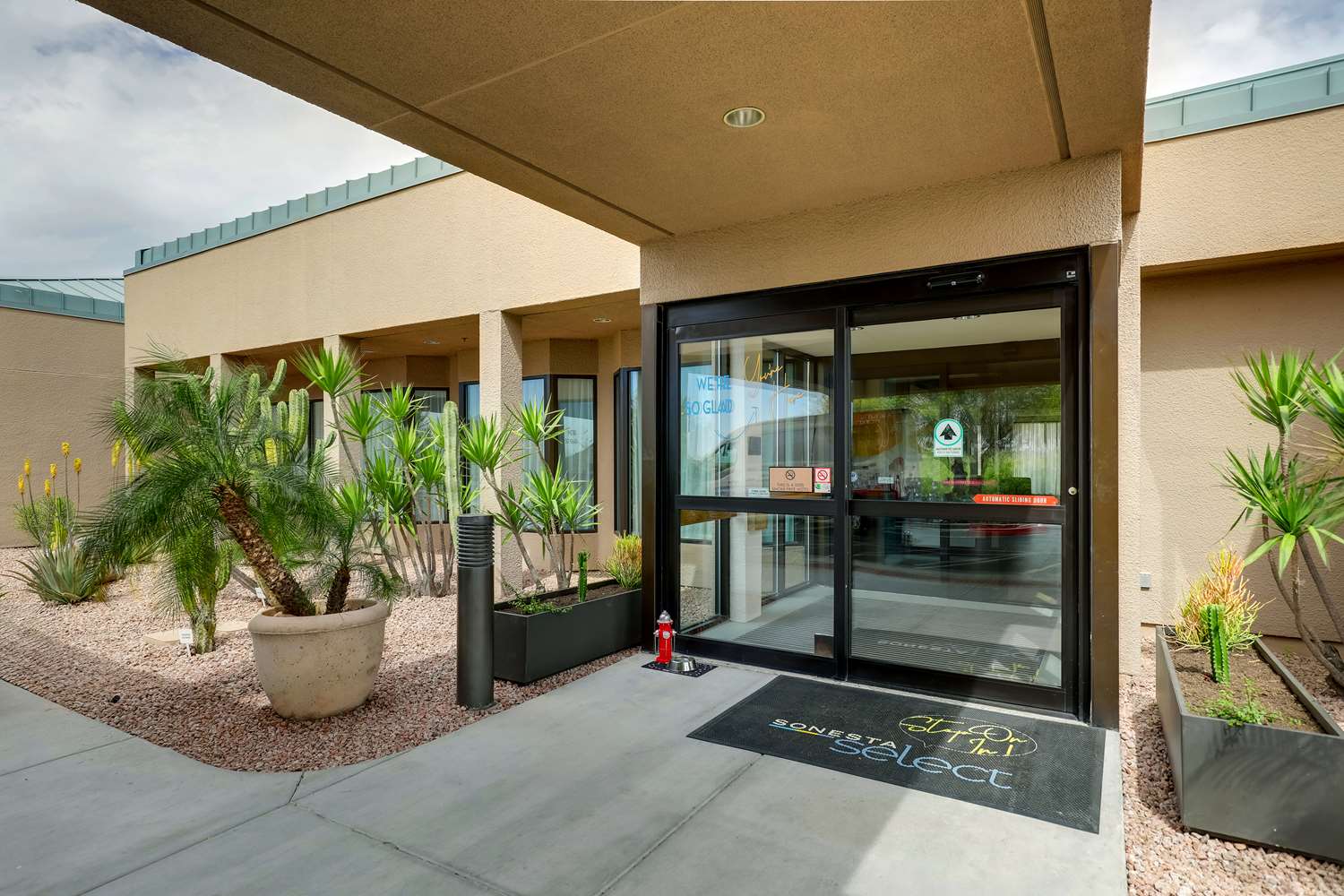 Sonesta Select Scottsdale At Mayo Clinic Campus 11/52