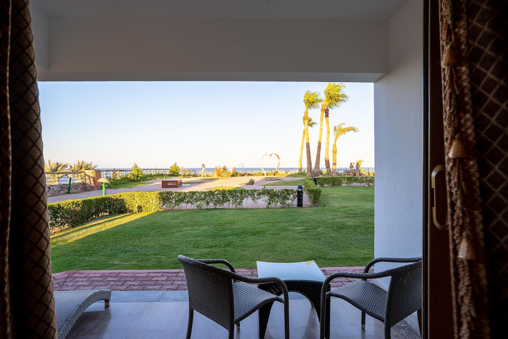 Nubian Island Hotel 65/70