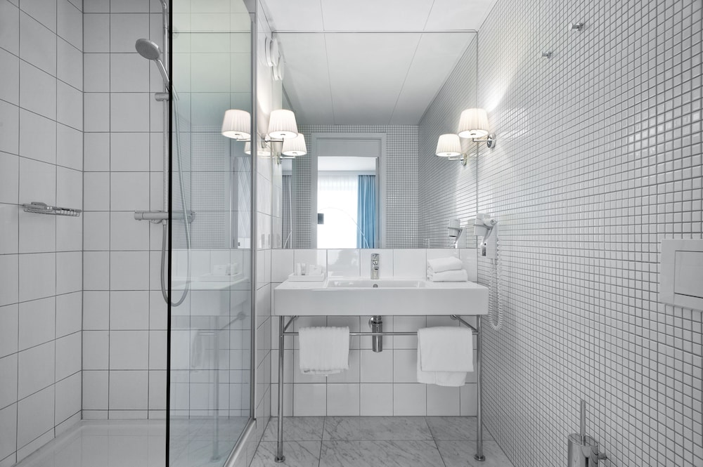 Premier Suites Plus Antwerp 62/62