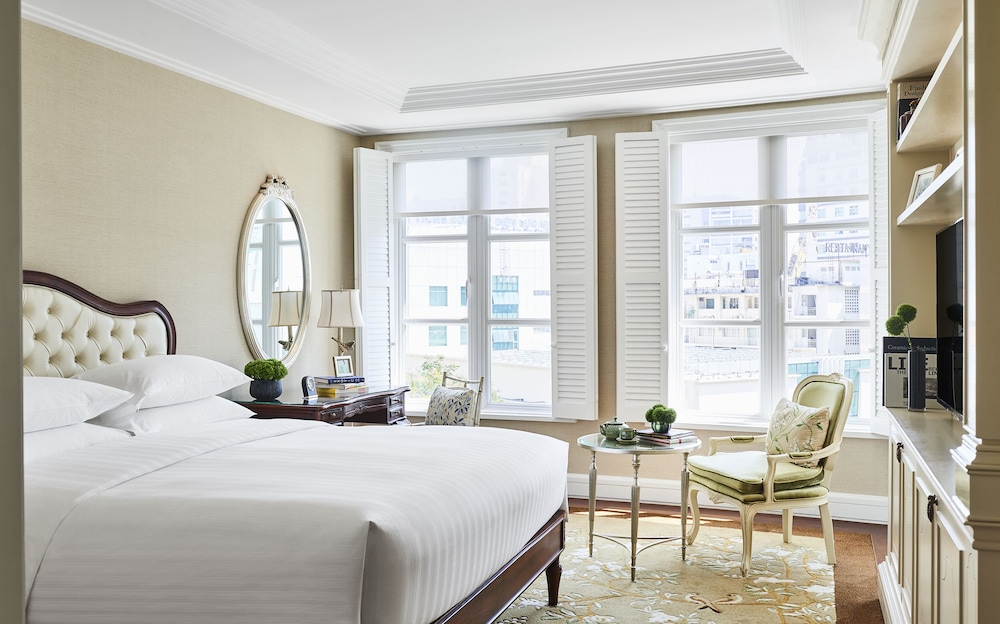 ROOM, KING BED, CITY VIEW