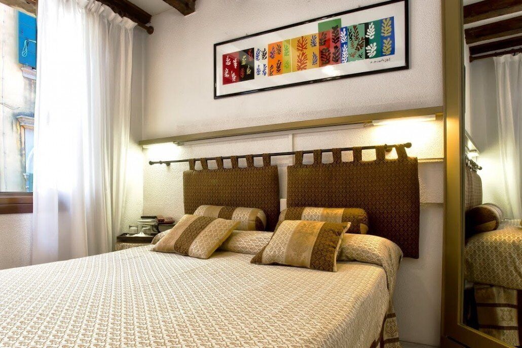 ROOM, DOUBLE BED, SHARED BATHROOM