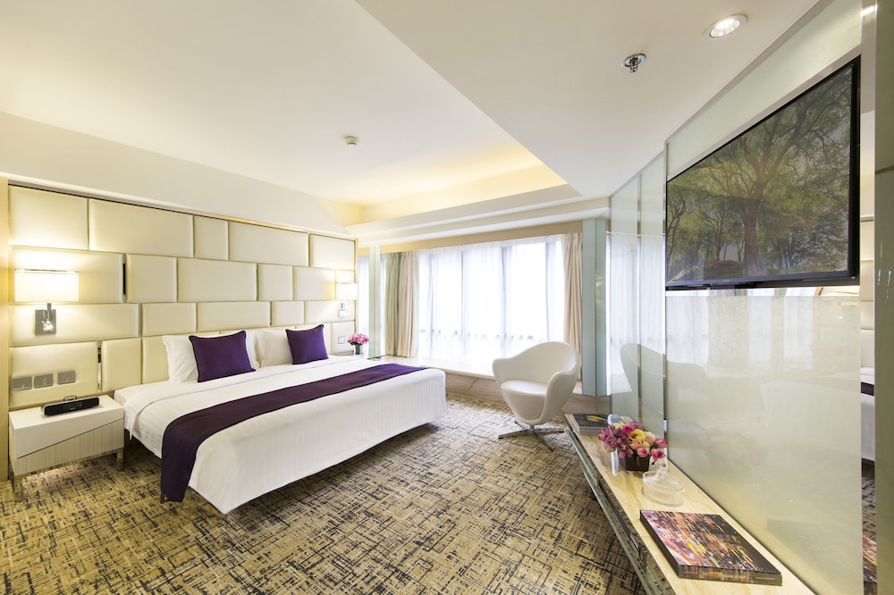 PRESIDENTIAL, SUITE