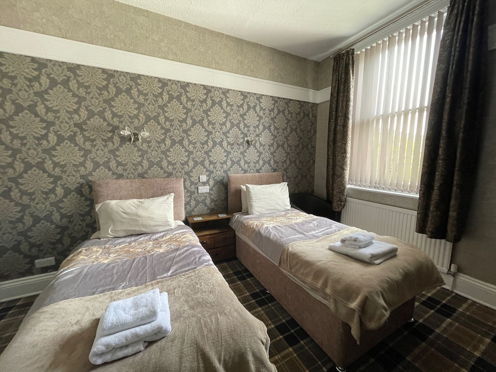 Carlton House 7/50