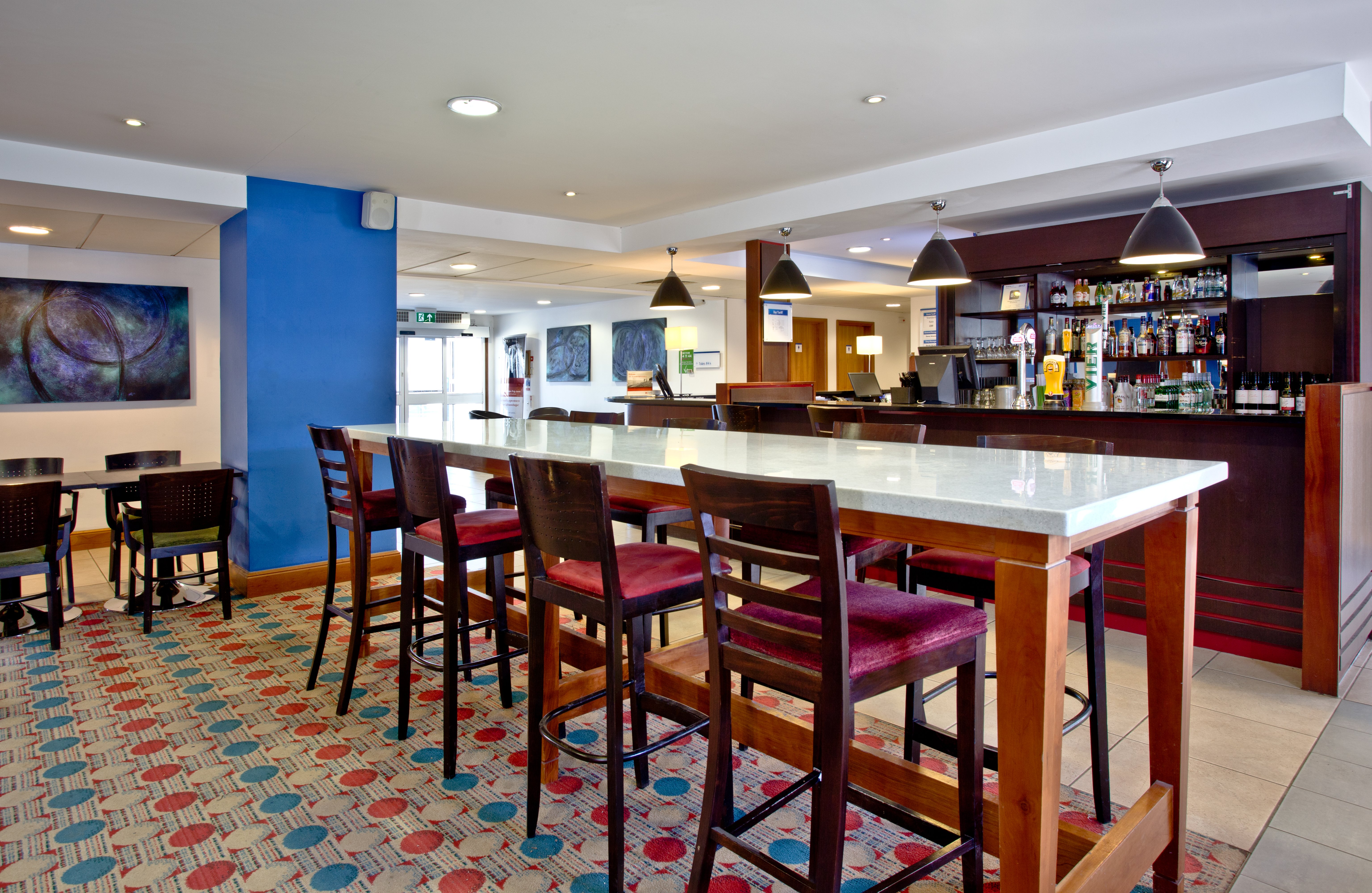 HOLIDAY INN EXPRESS SHREWSBURY 17/40