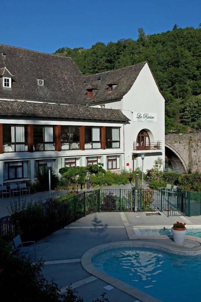 HOTEL LA RIVIERE 1/67