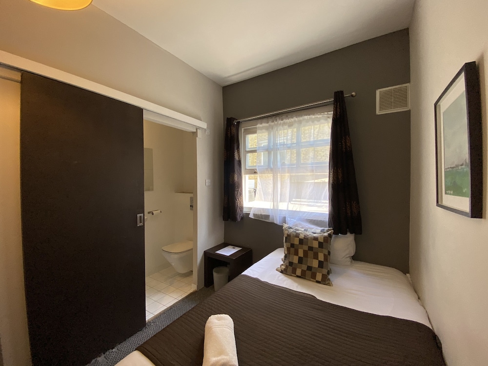 Chester Hotel Victoria 51/65