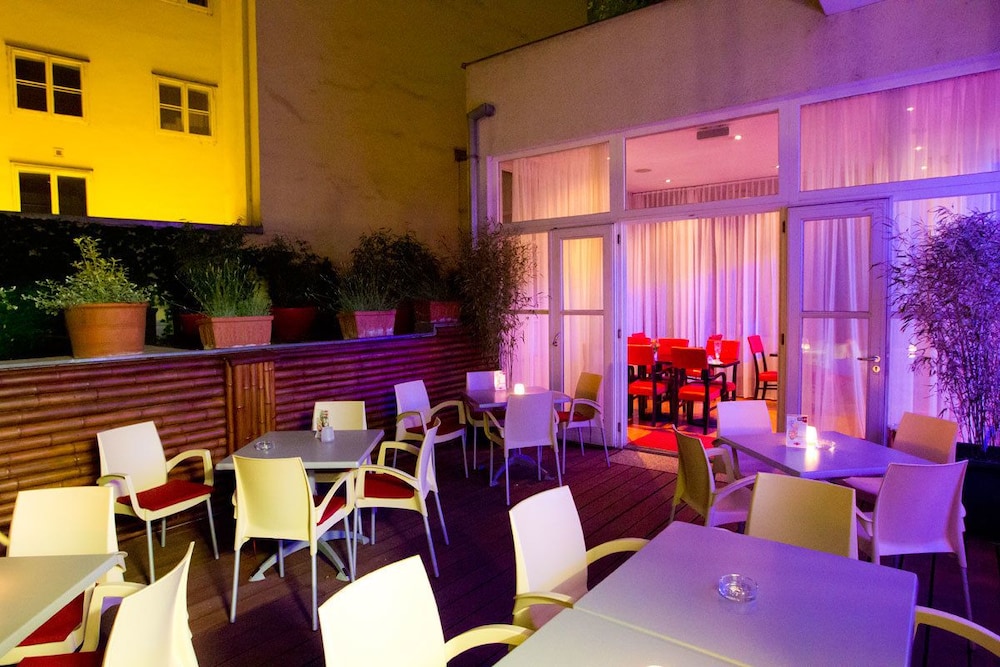 Hotel Boltzmann 42/47