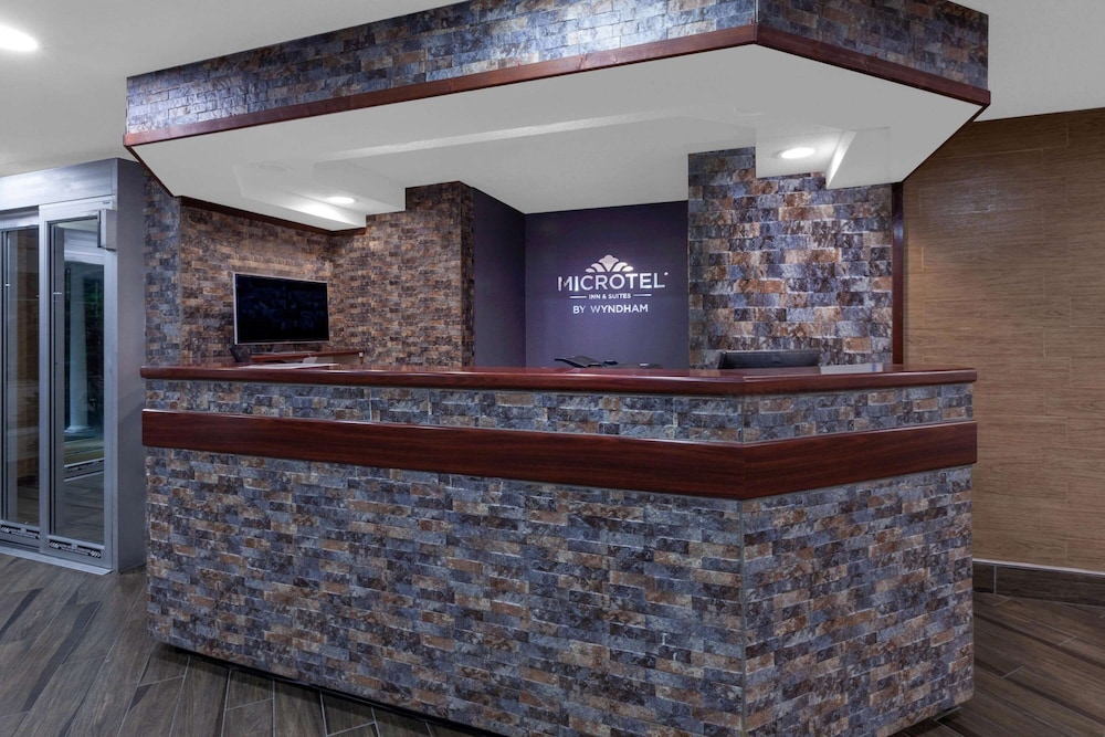 Microtel Inn & Suites by Wyndham BWI Airport Baltimore 7/40