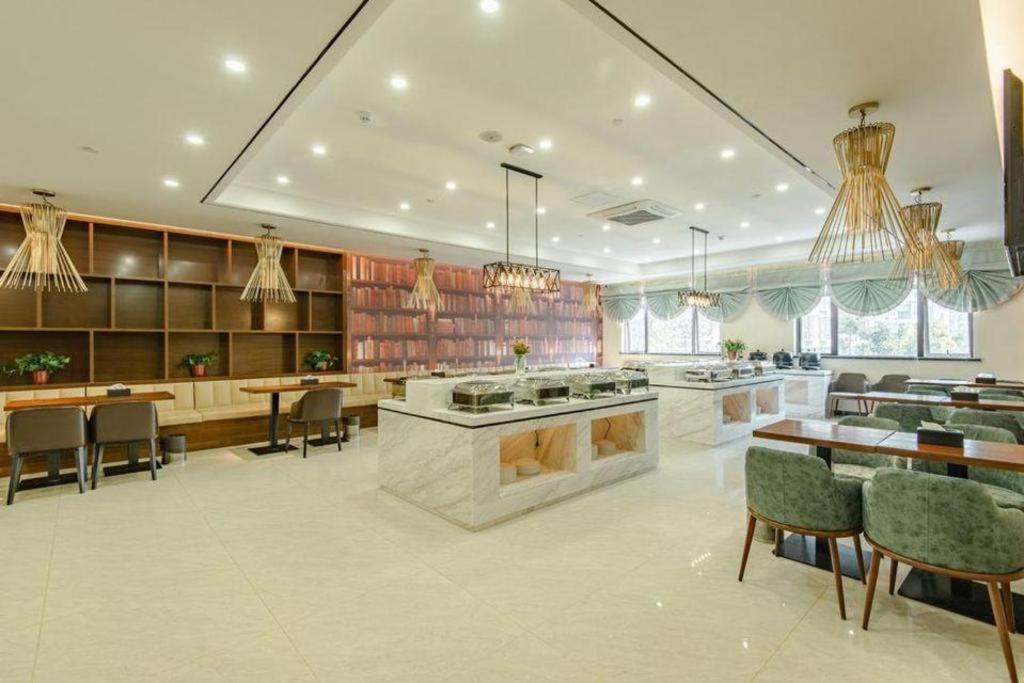 Gem Hefei Qianshan North Road Phoenix Hotel 36/50
