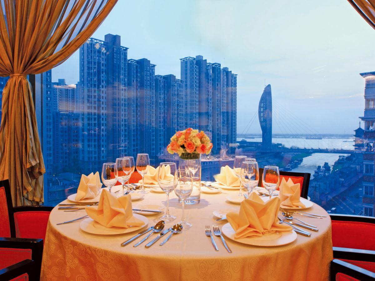 Cenbest Jinling Grand Hotel 42/60