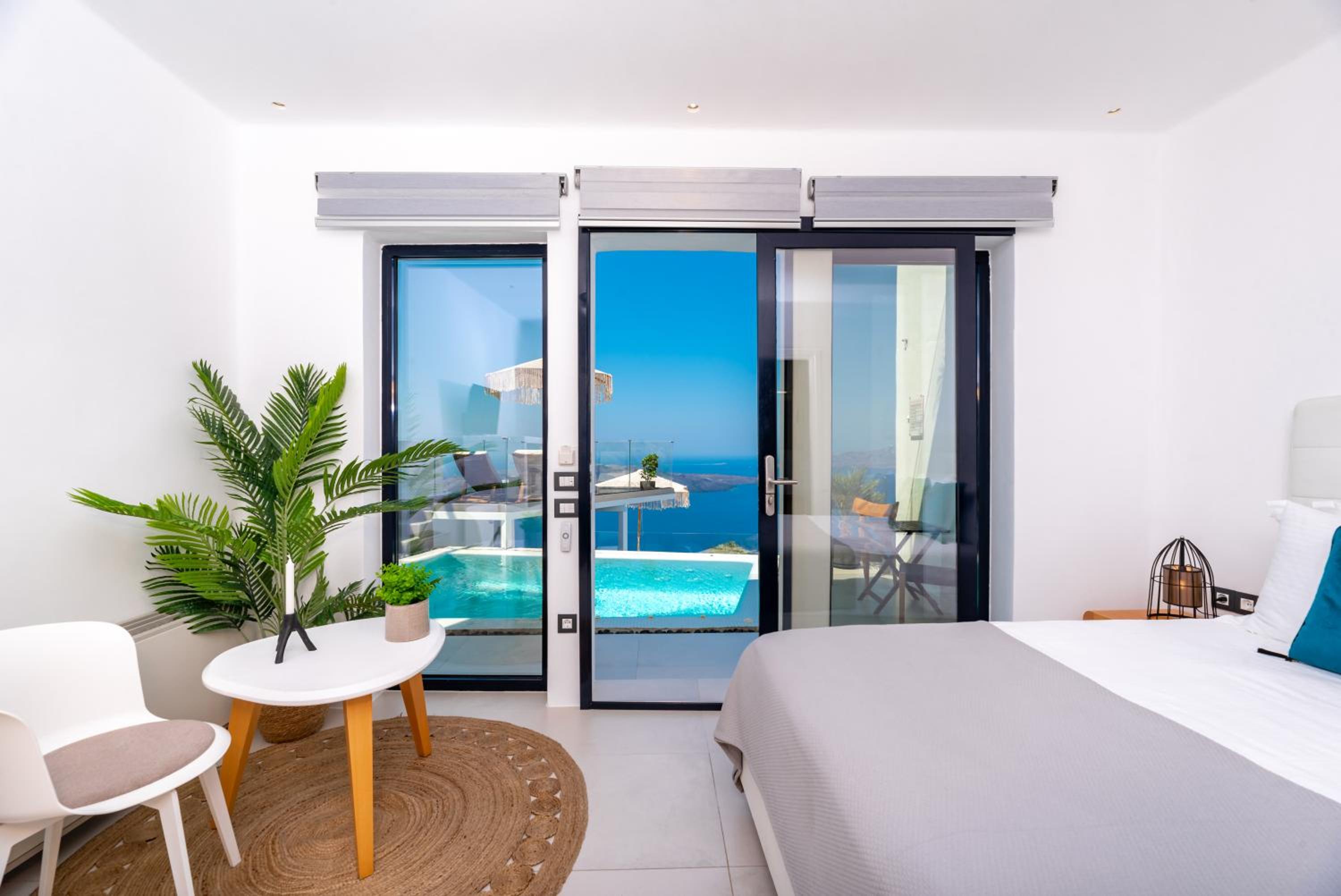 Honeymoon, Suite, Outdoor Pool, Day Dream Luxury Suites 2/2