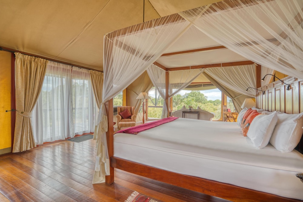 OLARE MARA KEMPINSKI MASAI MARA 10/50