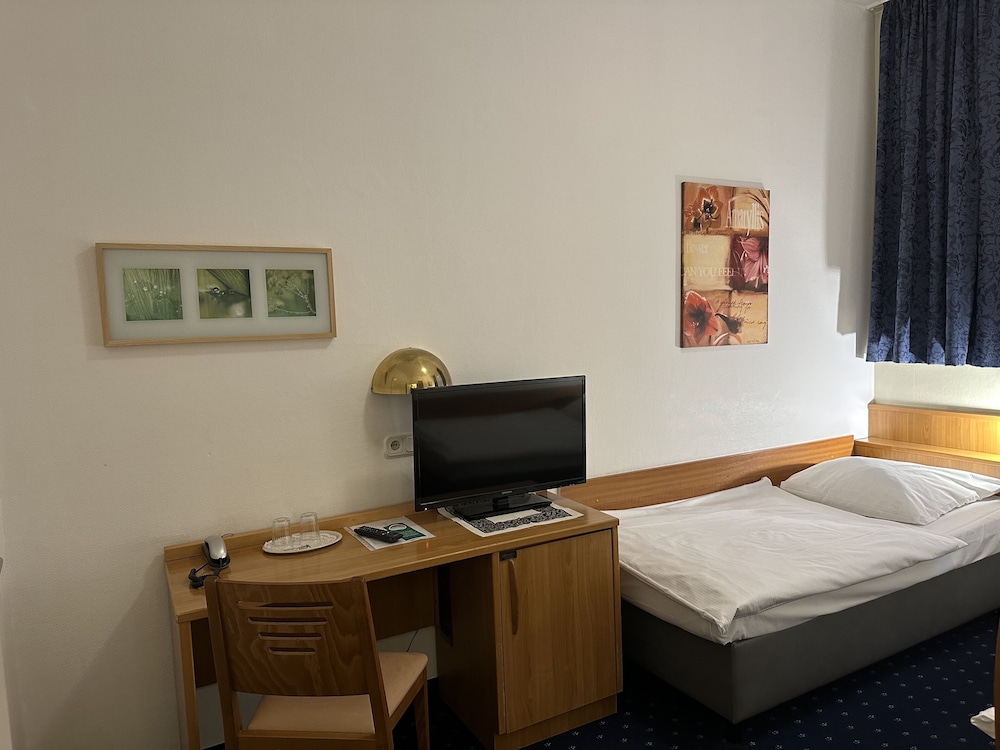 Centrum Hotel Commerz am Bhf Hamburg Altona 34/50
