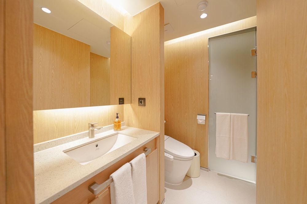 UH Suite The Coex 50/50