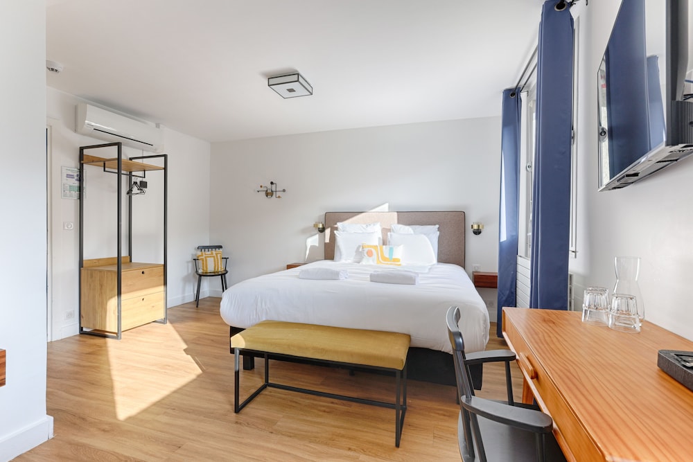 Standard, Triple, 1 King and 1 Single Beds, La Coudraie - Marne La Vallee Val D Europe 4/5