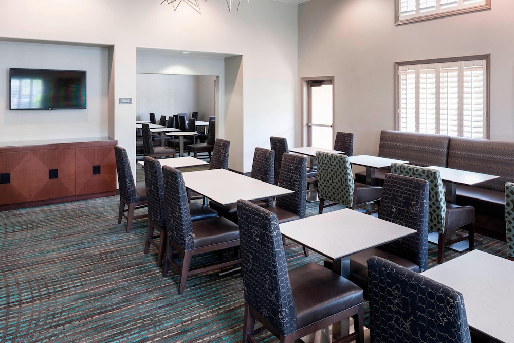 Residence Inn By Marriott Santa Clarita Valencia 33/61