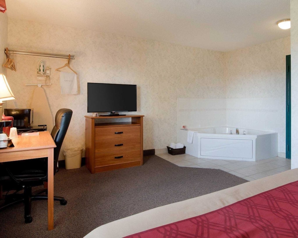 Econo Lodge Inn & Suites Canandaigua - Fingers Lake Area 33/37