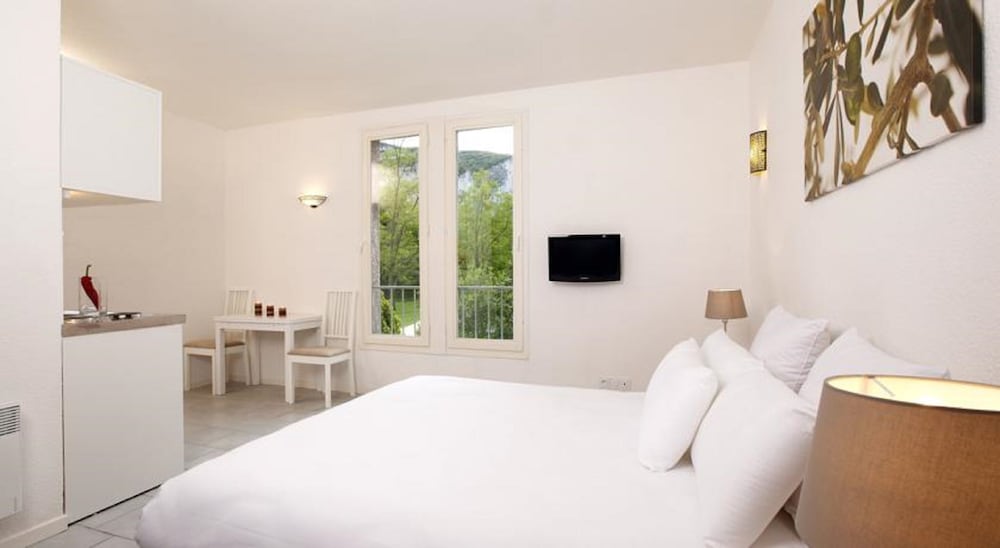 Vacanceole - Le Domaine de Chames 13/45