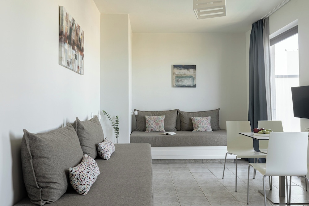 Bella Vista Hotel Apartments 28/49