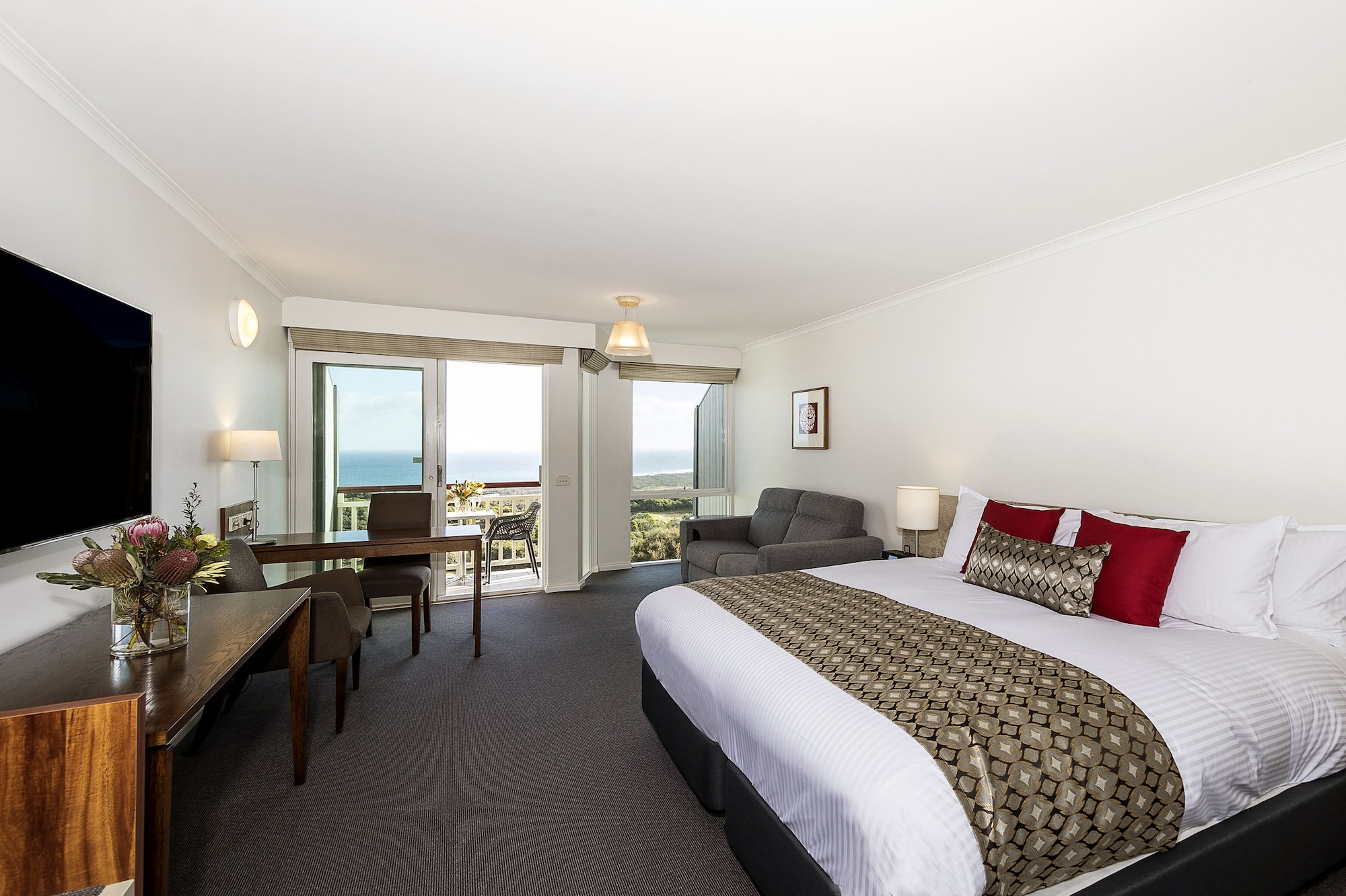 Room, King Bed, Ocean View, Main Building
