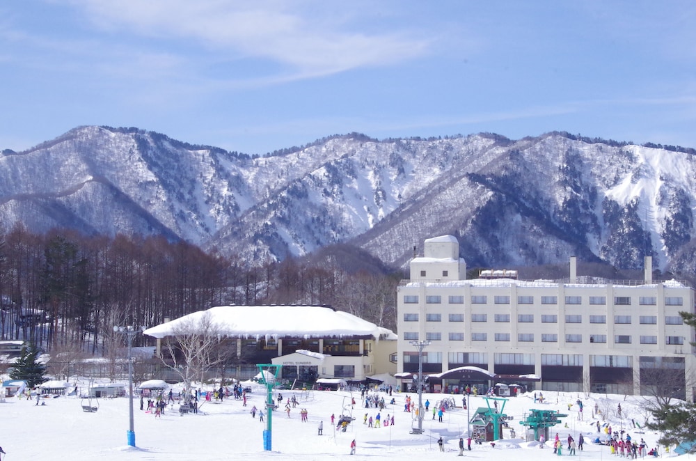 Hotel Sunbird 4/50