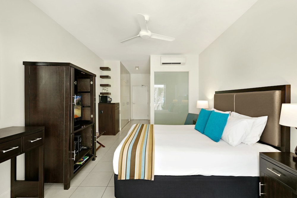 Peppers Beach Club & Spa Palm Cove 13/50