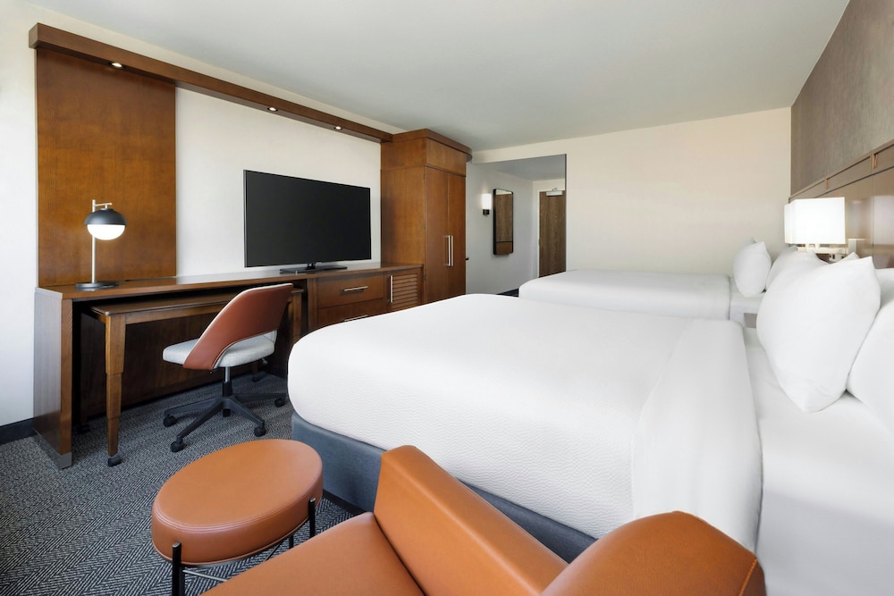 Courtyard Los Angeles Woodland Hills 45/50
