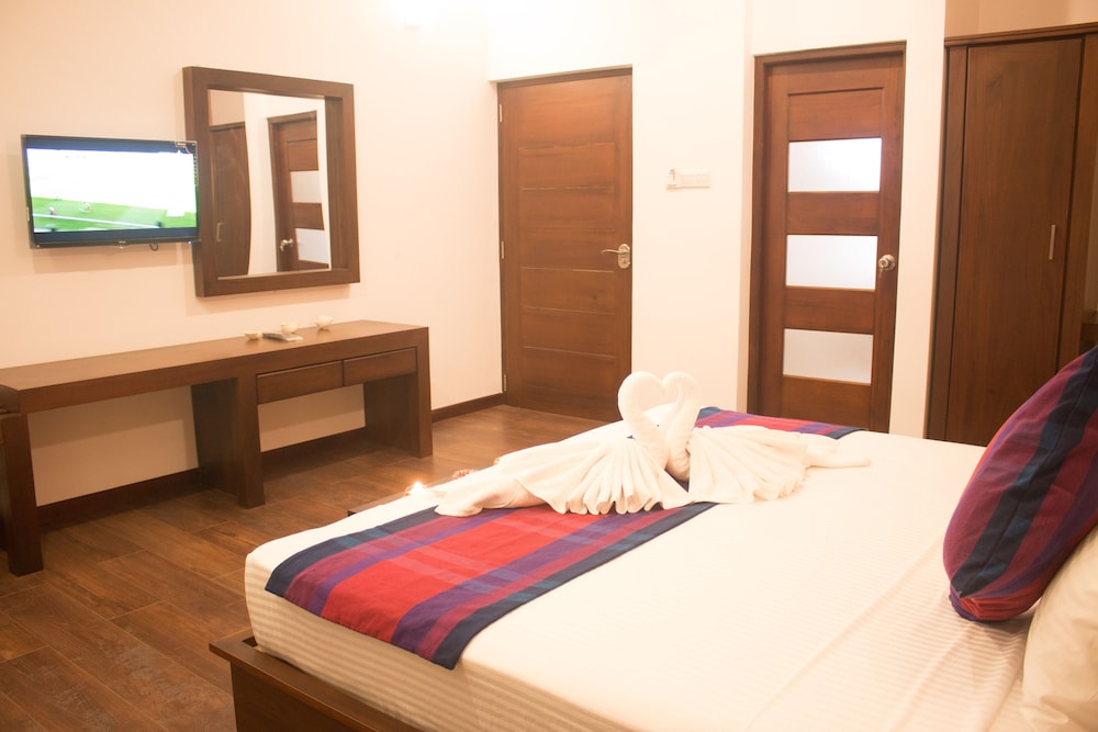 The Suite 262 15/50